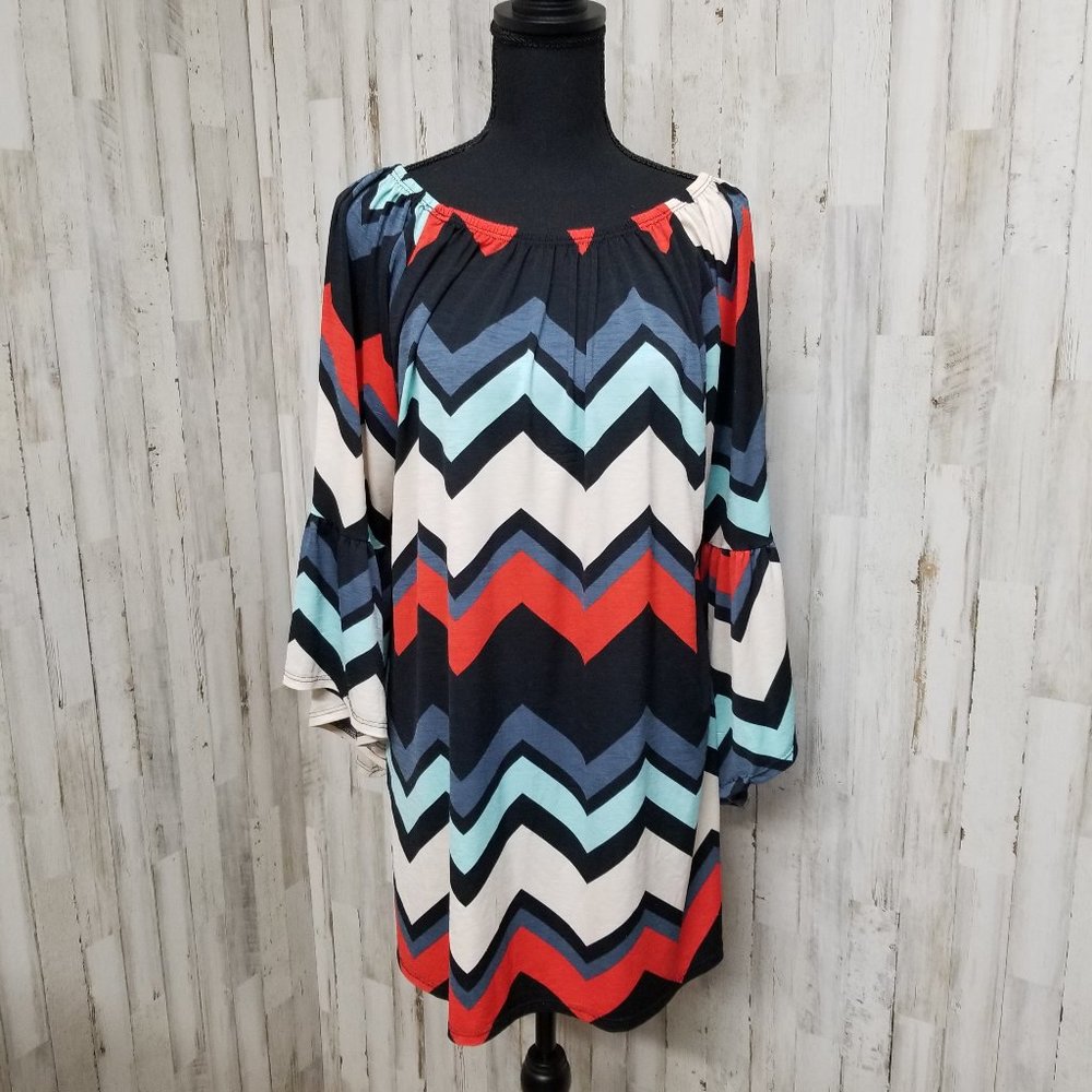 Beautiful Chevron Tunic Shirt XL